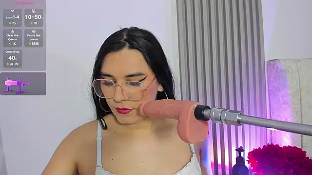 Snapshot of caroline_jensen18 chatting on January 28, 7:21 pm caroline jensen18 online show from January 28, 7:21 pm