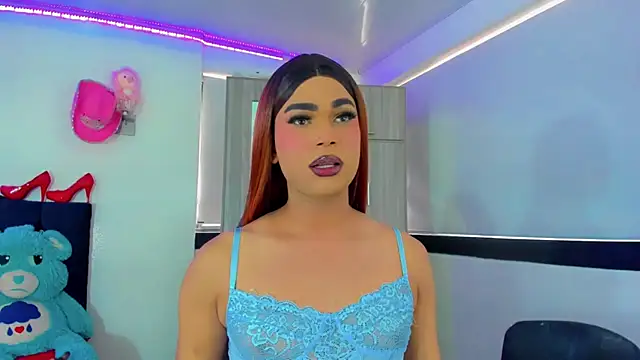 Hellen moons   online show from October 22, 6:10 pm