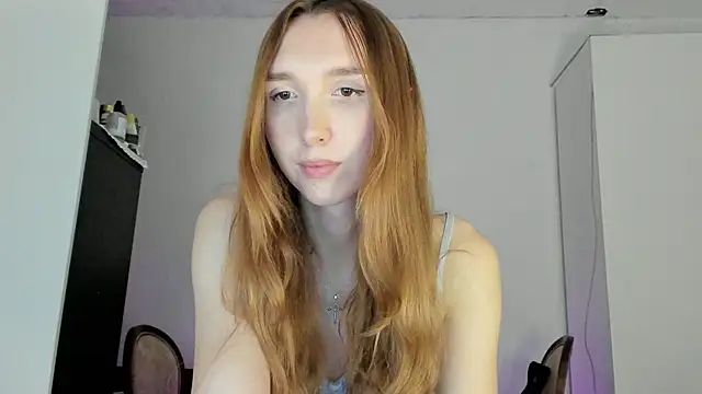 LisaIcon online show from October 4, 9:37 pm