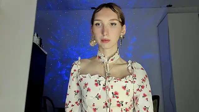 LisaIcon online show from October 12, 11:07 pm