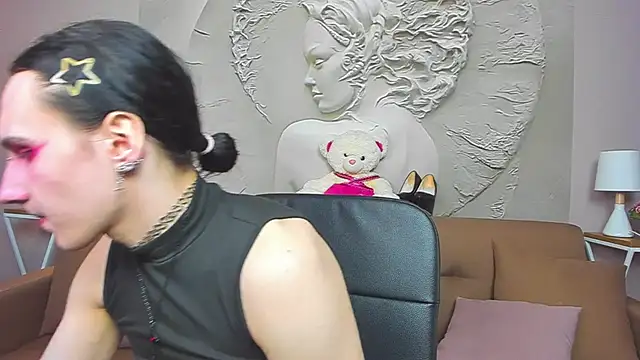 Snapshot of FillDammon chatting on January 19, 10:06 am FillDammon online show from January 19, 10:06 am