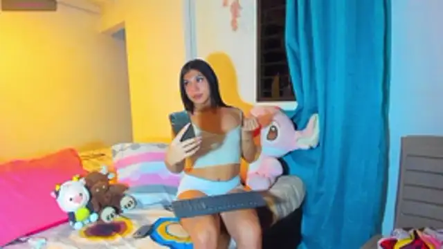 miavalentinaaa online show from December 1, 11:29 pm