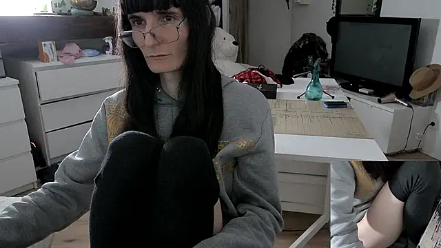 CeriseLapine online show from January 17, 11:56 pm