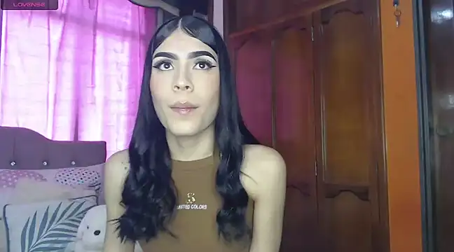 Snapshot of cuttebabe_ chatting on January 12, 9:08 pm cuttebabe online show from January 12, 9:08 pm