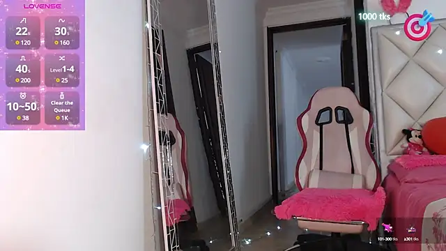 Snapshot of DannaDooll99 chatting on February 6, 11:54 am DannaDooll99 online show from February 6, 11:54 am
