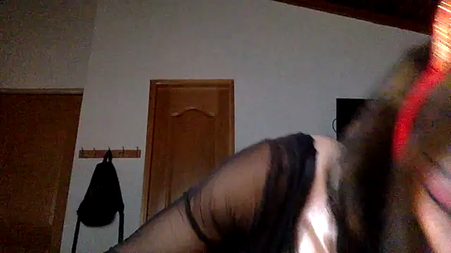 Snapshot of venustattoopussy chatting on December 28, 3:37 am venustattoopussy online show from December 28, 3:37 am