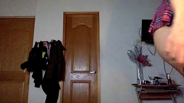 Snapshot of venustattoopussy chatting on February 18, 7:21 am venustattoopussy online show from February 18, 7:21 am