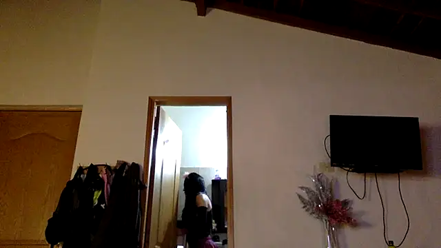 Snapshot of venustattoopussy chatting on February 19, 2:55 am venustattoopussy online show from February 19, 2:55 am