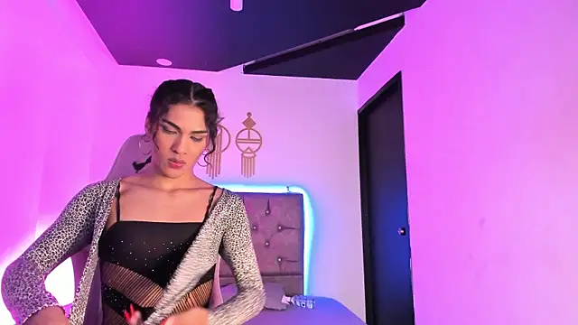 Snapshot of MiaCavallii_ chatting on March 22, 2:59 am MiaCavallii online show from March 22, 2:59 am