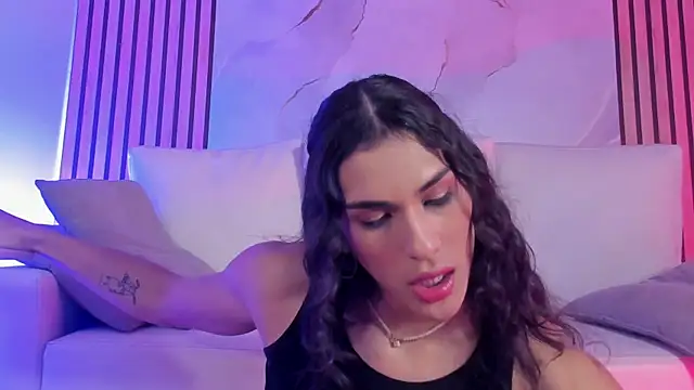 Snapshot of MiaCavallii_ chatting on September 27, 3:59 am MiaCavallii online show from September 27, 3:59 am