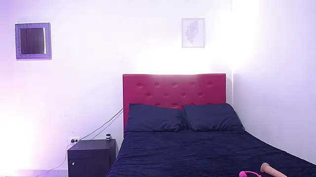 Snapshot of issa_kitty chatting on December 21, 3:53 pm issa kitty online show from December 21, 3:53 pm