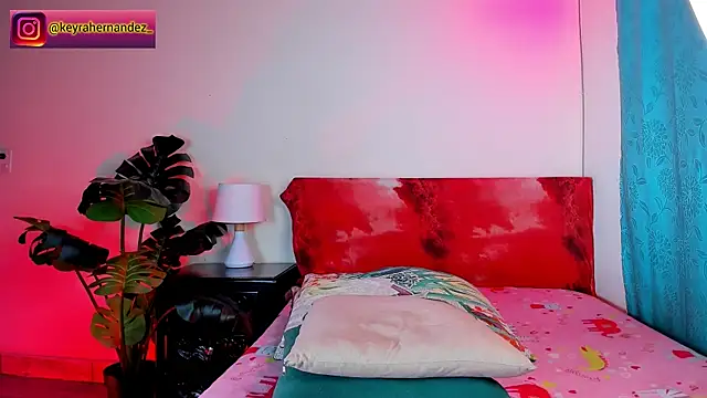 Esmeralda h online show from October 19, 11:13 am