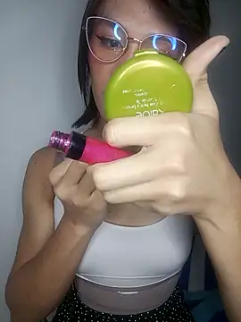 Snapshot of giuliana_andrade chatting on February 3, 2:24 pm giuliana andrade online show from February 3, 2:24 pm