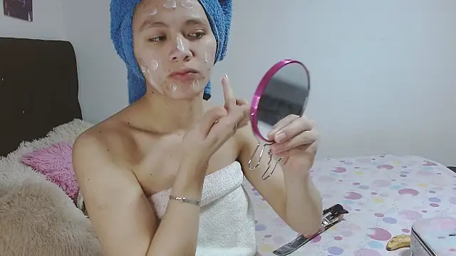 Snapshot of giuliana_andrade chatting on September 12, 2:42 am giuliana andrade online show from September 12, 2:42 am