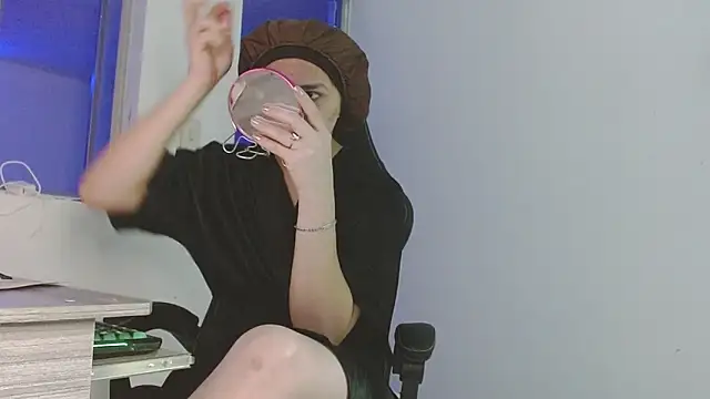 giuliana andrade online show from June 2, 12:45 am