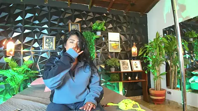 Snapshot of karla_999 chatting on March 18, 1:30 am karla 999 online show from March 18, 1:30 am