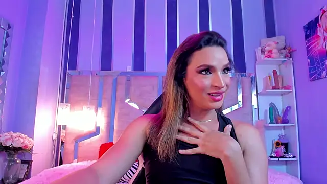 Snapshot of KylieVictoria chatting on December 10, 4:30 am KylieVictoria online show from December 10, 4:30 am
