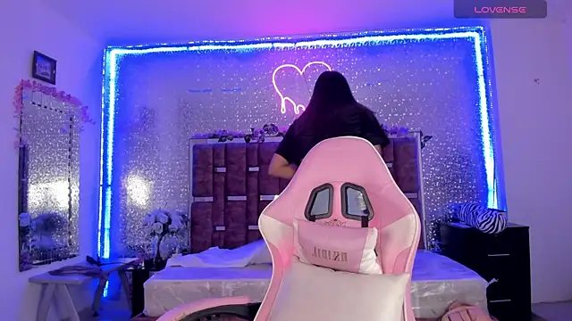 Snapshot of KylieVictoria chatting on February 7, 4:59 am KylieVictoria online show from February 7, 4:59 am