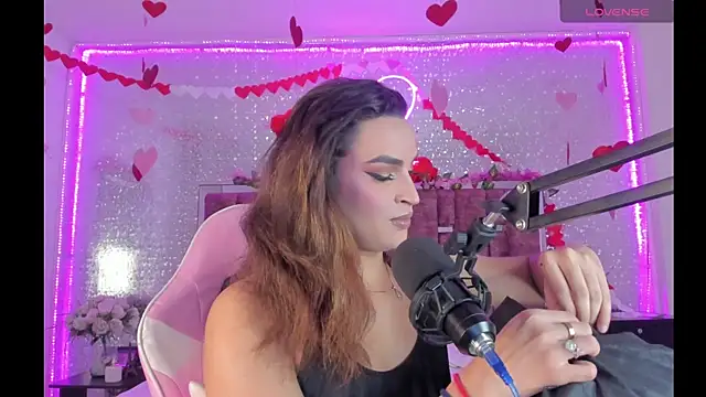 Snapshot of KylieVictoria chatting on February 15, 4:14 am KylieVictoria online show from February 15, 4:14 am