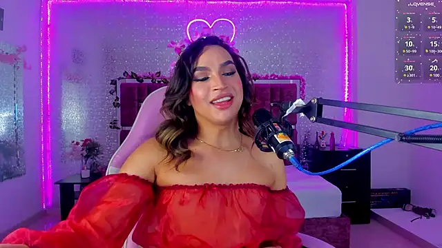 Snapshot of KylieVictoria chatting on March 7, 5:03 am KylieVictoria online show from March 7, 5:03 am
