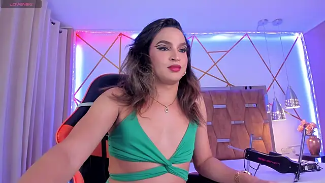 Snapshot of KylieVictoria chatting on March 8, 4:56 am KylieVictoria online show from March 8, 4:56 am