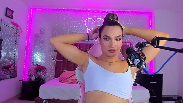Snapshot of KylieVictoria chatting on March 12, 4:51 am KylieVictoria online show from March 12, 4:51 am