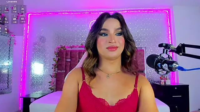Snapshot of KylieVictoria chatting on March 20, 4:18 am KylieVictoria online show from March 20, 4:18 am