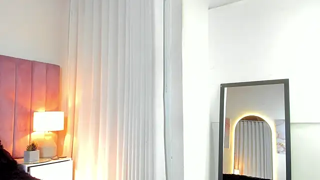Snapshot of Aleja_arango1 chatting on February 11, 6:55 pm Aleja arango1 online show from February 11, 6:55 pm