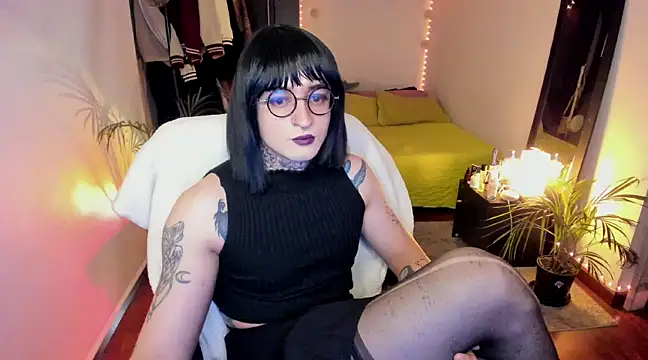 ShiiraVelkor online show from February 13, 10:02 am