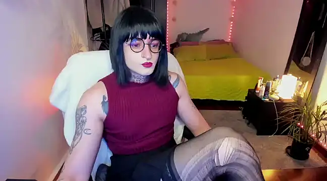 ShiiraVelkor online show from February 19, 10:12 am