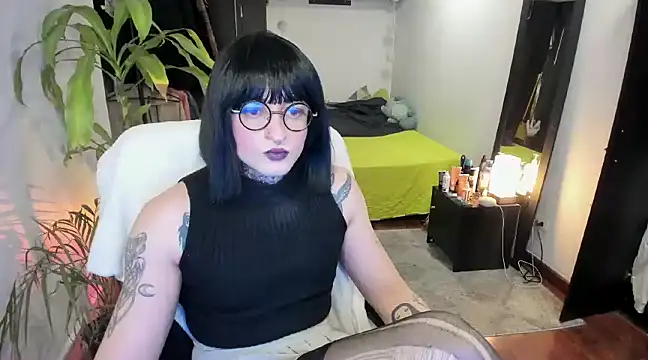 ShiiraVelkor online show from March 10, 9:07 pm