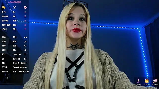 Eva Moorie online show from March 14, 2:15 am