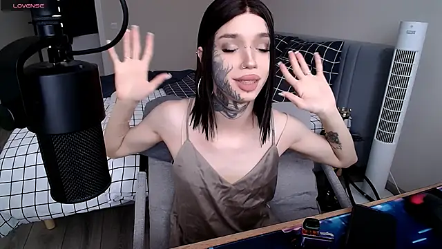 Snapshot of Tanya_M chatting on October 9, 11:11 am Tanya M online show from October 9, 11:11 am