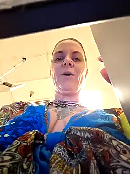 Snapshot of thatonespicychick chatting on September 16, 2:32 pm thatonespicychick online show from September 16, 2:32 pm