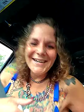 Snapshot of thatonespicychick chatting on October 10, 4:19 pm thatonespicychick online show from October 10, 4:19 pm
