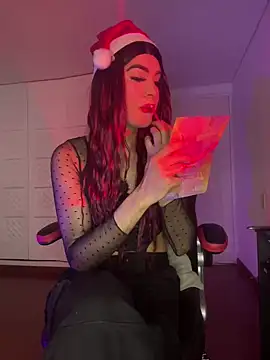 Snapshot of Mia_Frank_ chatting on December 19, 8:55 pm Mia Frank online show from December 19, 8:55 pm
