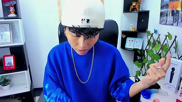 Im Mathias online show from October 12, 8:00 pm