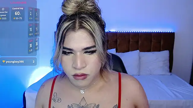 Snapshot of alexiaaross chatting on October 9, 5:31 am alexiaaross online show from October 9, 5:31 am