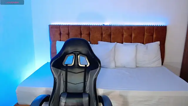 alexiaaross online show from October 19, 6:39 am