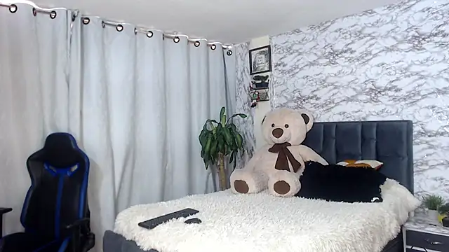 Snapshot of anne_parker chatting on December 12, 6:21 pm anne parker online show from December 12, 6:21 pm