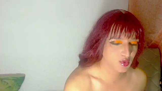 Snapshot of alexandrasexy32 chatting on December 22, 10:04 pm alexandrasexy32 online show from December 22, 10:04 pm