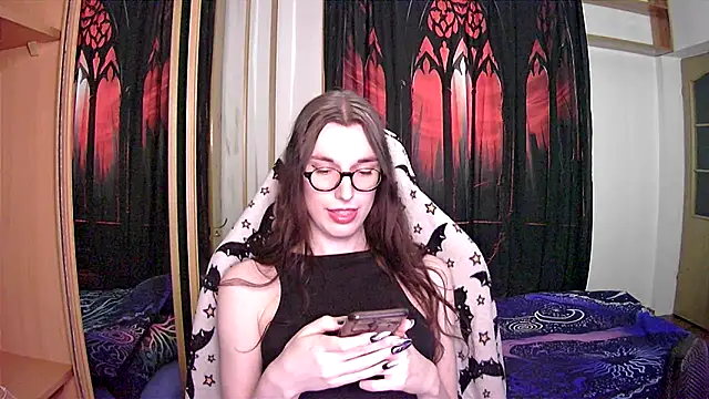 Snapshot of bluerose00 chatting on December 6, 8:01 pm bluerose00 online show from December 6, 8:01 pm