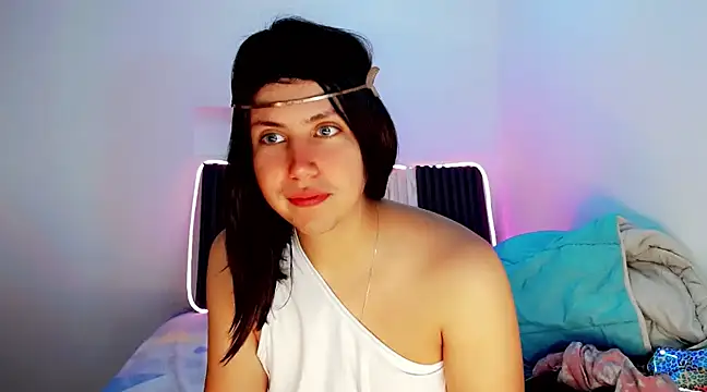 Snapshot of Oxana-Novikov chatting on December 5, 10:28 pm Oxana-Novikov online show from December 5, 10:28 pm