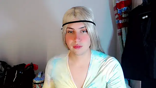 Snapshot of Oxana-Novikov chatting on October 5, 7:46 pm Oxana-Novikov online show from October 5, 7:46 pm