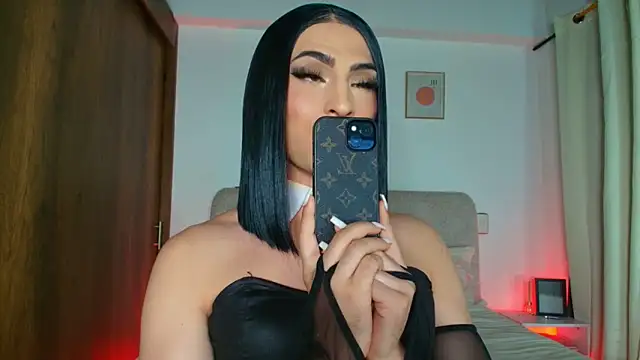 Snapshot of KarolPorttela chatting on October 11, 12:24 am KarolPorttela online show from October 11, 12:24 am