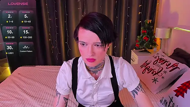 Snapshot of Simona_Rain chatting on December 26, 5:47 am Simona Rain online show from December 26, 5:47 am