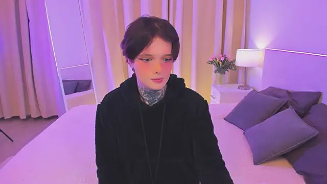 Snapshot of Simona_Rain chatting on January 19, 5:37 am Simona Rain online show from January 19, 5:37 am