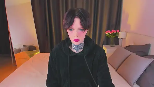 Snapshot of Simona_Rain chatting on January 21, 8:32 pm Simona Rain online show from January 21, 8:32 pm