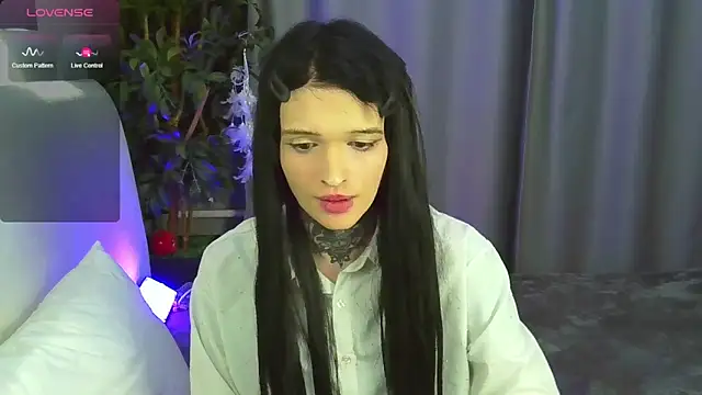 Snapshot of Simona_Rain chatting on February 13, 3:23 am Simona Rain online show from February 13, 3:23 am