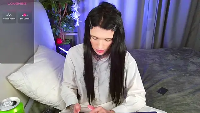 Snapshot of Simona_Rain chatting on February 15, 2:58 am Simona Rain online show from February 15, 2:58 am